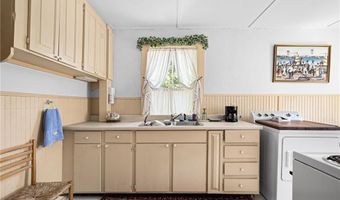 23 Willow St, Newport, RI 02840