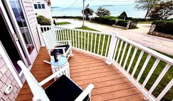 20 Roxbury Rd, Narragansett, RI 02882