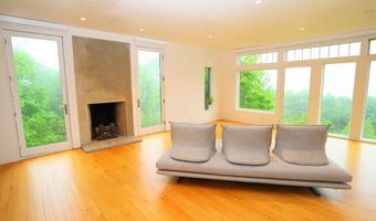 968 Centebar Rd, Albany, VT 05845