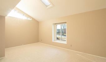 507 Glenmeadow Dr, Ballwin, MO 63011
