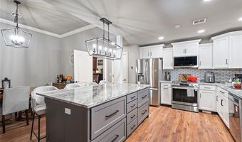 5514 Ashbrook Dr, Bartlesville, OK 74006