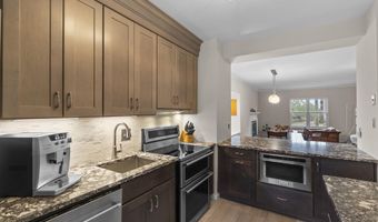 938 S ROLFE St, Arlington, VA 22204