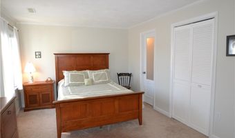 49 Seabreeze Ln 49, Bristol, RI 02809