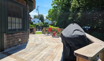 209 Coggeshall Ave, Newport, RI 02840