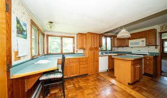 720 Bennett Rd, Angola, NY 14006