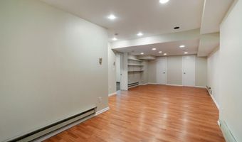 245 Borden Rd, Middletown, NJ 07748