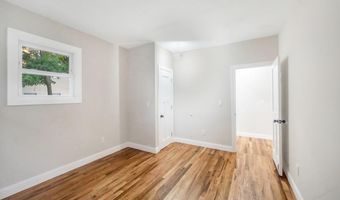 17 Banbury Ct, Amityville, NY 11701