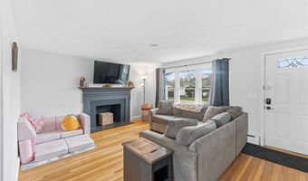 31 Charles St, North Kingstown, RI 02852