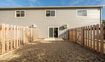 318 11TH St, Bandon, OR 97411