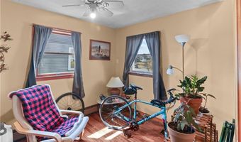 66 Earl Ave, East Providence, RI 02915