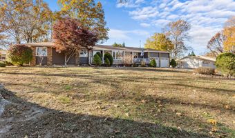 2007 Oakridge Dr, Ava, MO 65608