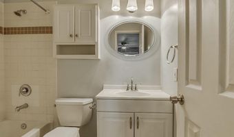 3305 WYNDHAM Cir 353, Alexandria, VA 22302