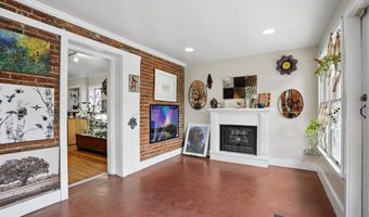 4506 220th Trl, Amana, IA 52203