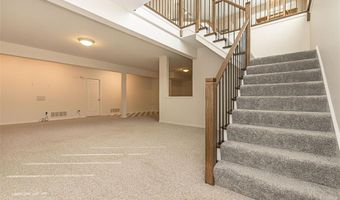 573 Castle Ridge Dr, Ballwin, MO 63021