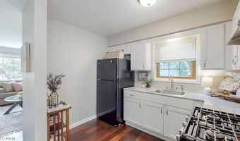 1044 Ellsworth Dr, Akron, OH 44313