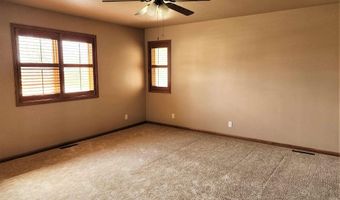 317 N Garfield St, Algona, IA 50511