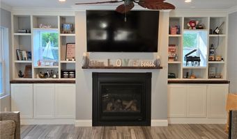 27 Rosedale Ave, Barrington, RI 02806