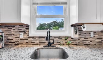 239 Cape May Ave, Bayville, NJ 08721
