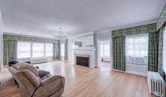 411 N B St, Arkansas City, KS 67005
