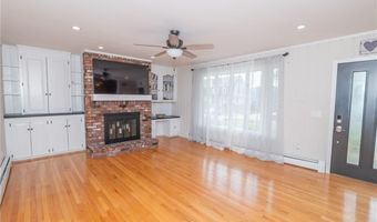 75 Gladstone St, Cranston, RI 02920