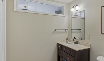 18 Holbrook Rd, Bedford, NH 03110