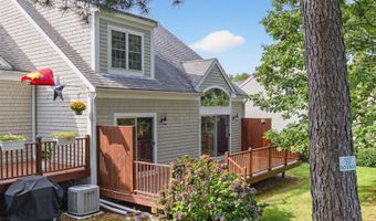 4 Hollyhock Knoll Ct 4, Bourne, MA 02532