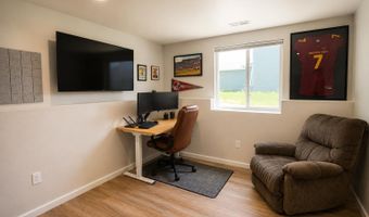 1102 NE 34th Ave, Aberdeen, SD 57401