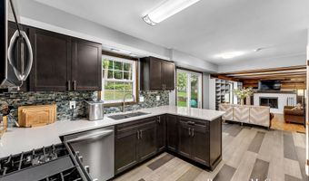 667 Duxbury Ct SE, Ada, MI 49301