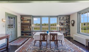 10 Casey Ct, Newport, RI 02840