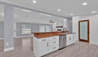 520 Calvin Dr, Benton, LA 71006