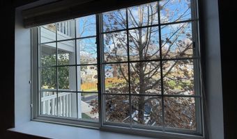 4061 S FOUR MILE RUN Dr 301, Arlington, VA 22204