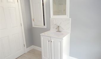 52 Hillwood St, Cranston, RI 02920