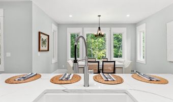 907 Richville Rd, Standish, ME 04084