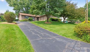 16 Fieldstone Ct, Arden, NC 28704