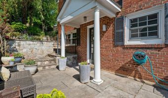 9202 BULLS RUN Pkwy, Bethesda, MD 20817