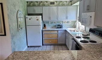 15 Hammersmith Rd 33, Newport, RI 02840