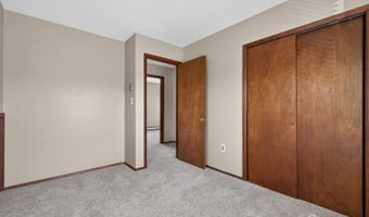 30 W Park Ave, Avenel, NJ 07001