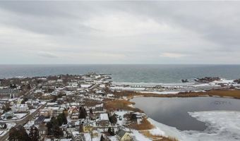 167 Coggeshall Ave A, Newport, RI 02840