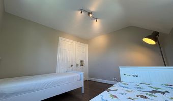 2011 N UPTON St, Arlington, VA 22207