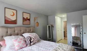 1217 S Old Wilke Rd 201, Arlington Heights, IL 60005