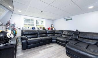 1 Grant Dr, Coventry, RI 02816