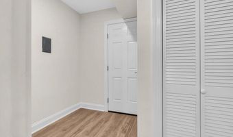 8 Imperia Pl, Aberdeen, NJ 07747