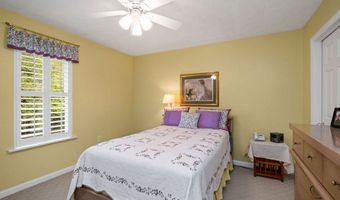 108 Lock Ln, Alum Creek, WV 25003