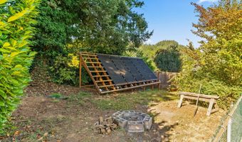 883 S 57TH St, Springfield, OR 97478