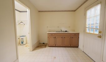 4 S Lee, Baxley, GA 31513