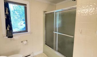 45 Seaview Ter, Belfast, ME 04915