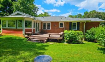 2461 Woodridge Dr, Decatur, GA 30033