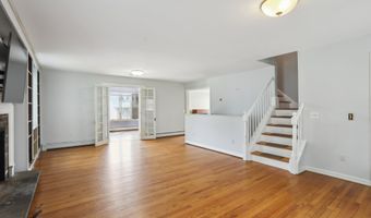15 Seeley St, Danbury, CT 06810