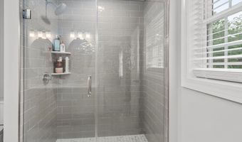 21 Huntington Ridge Rd, Bedford, NH 03110