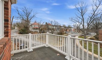 2030 N QUINN St, Arlington, VA 22209